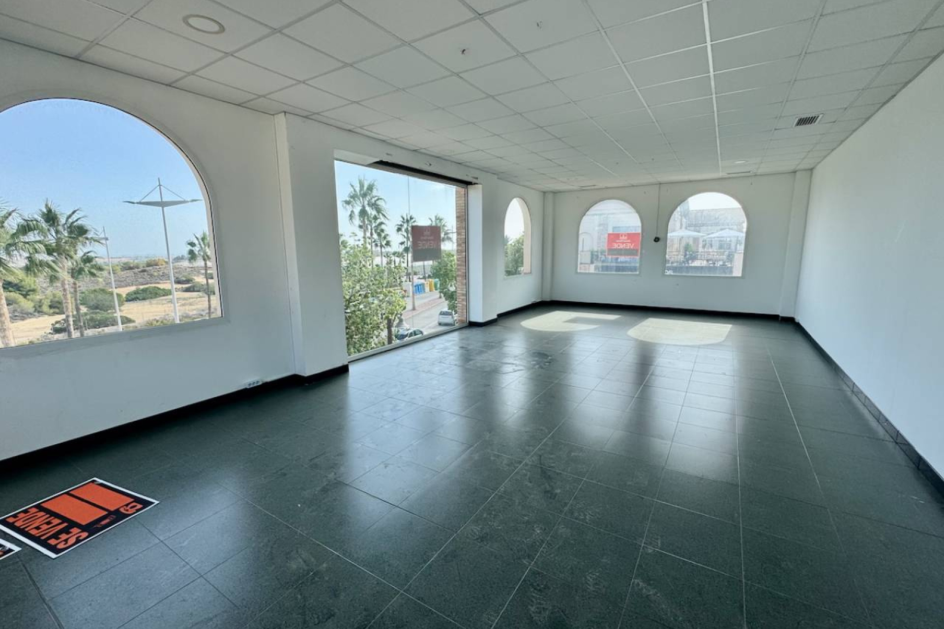 Revente - Commercial Unit - La Finca Golf