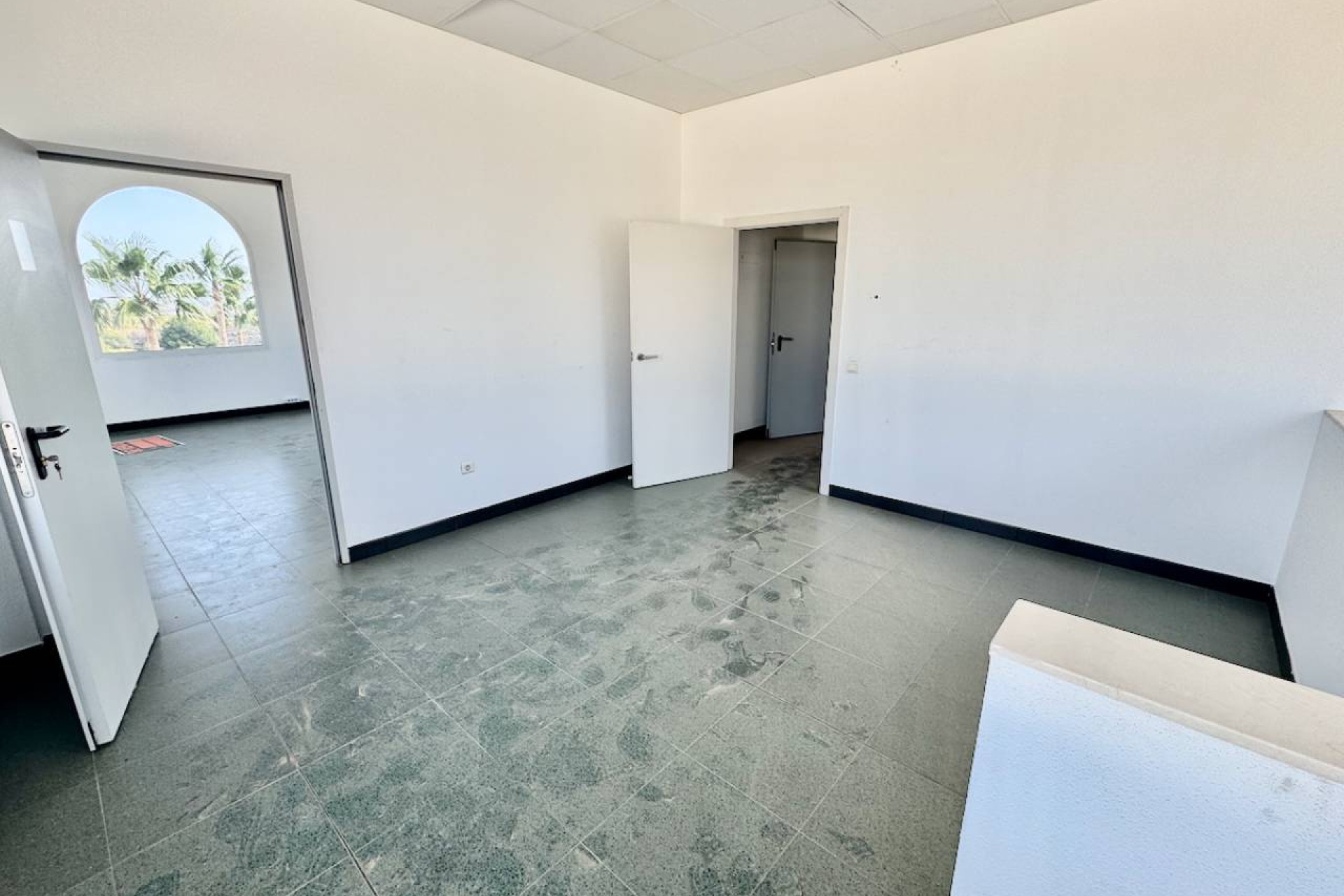 Revente - Commercial Unit - La Finca Golf