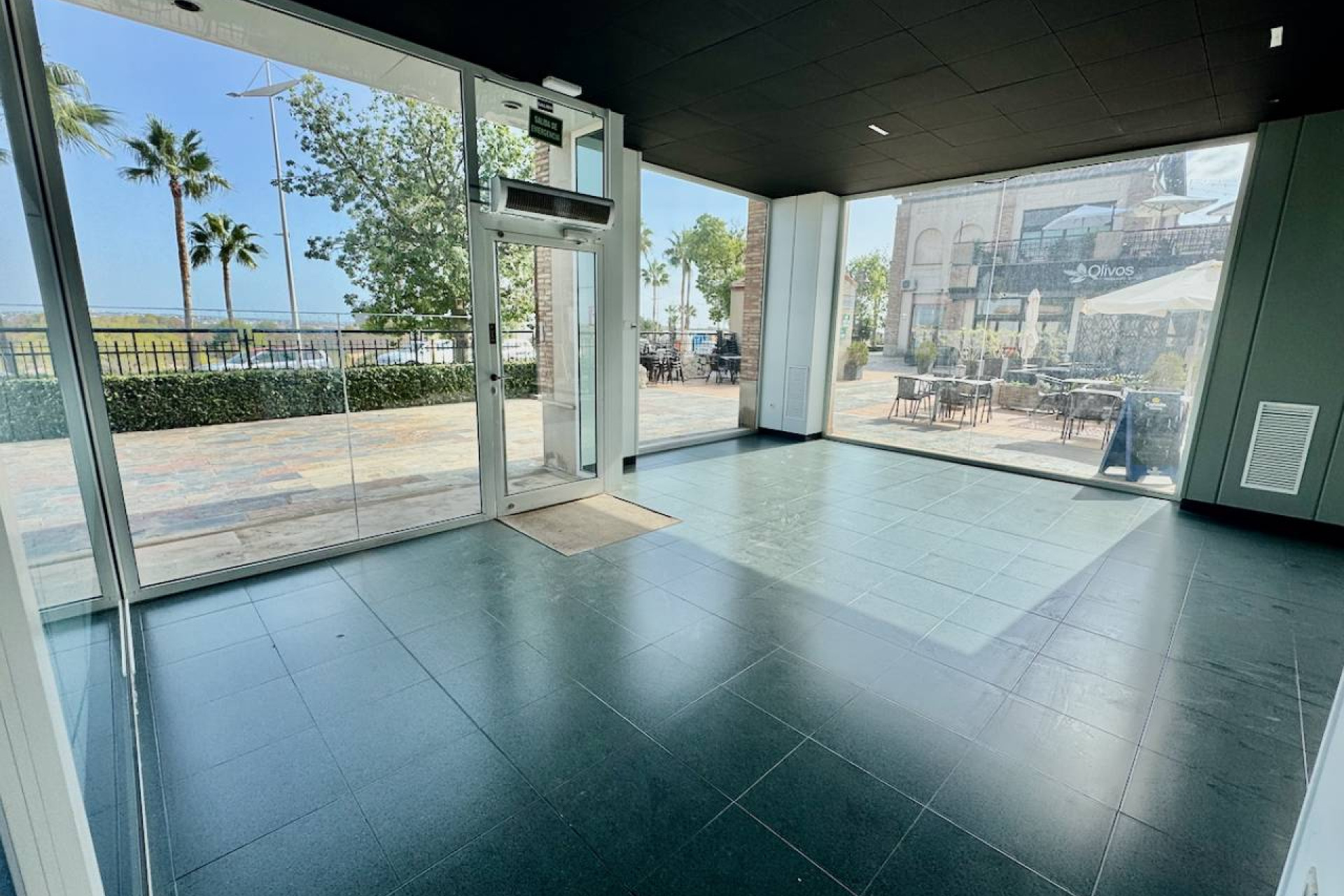 Revente - Commercial Unit - La Finca Golf