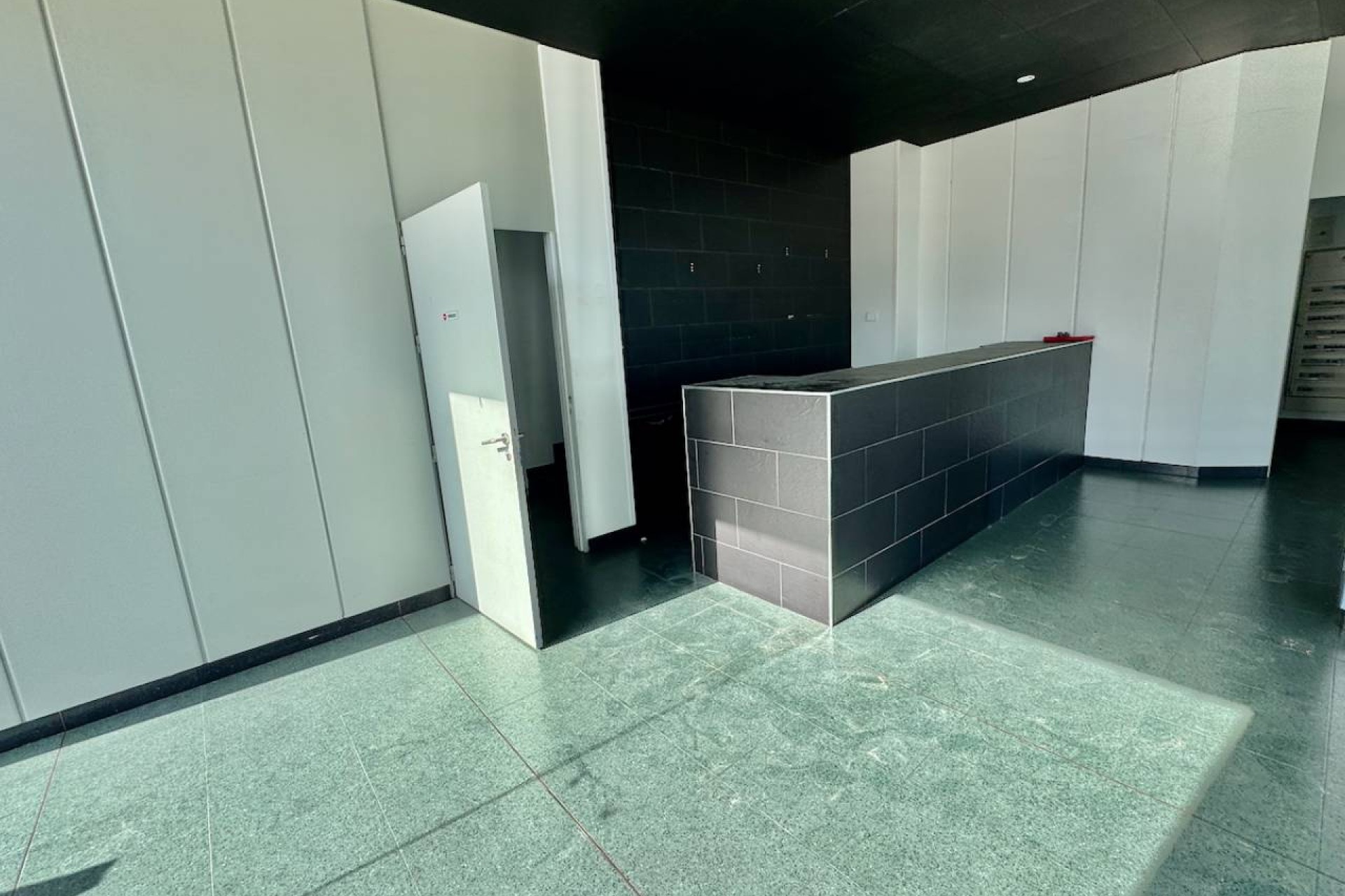 Revente - Commercial Unit - La Finca Golf