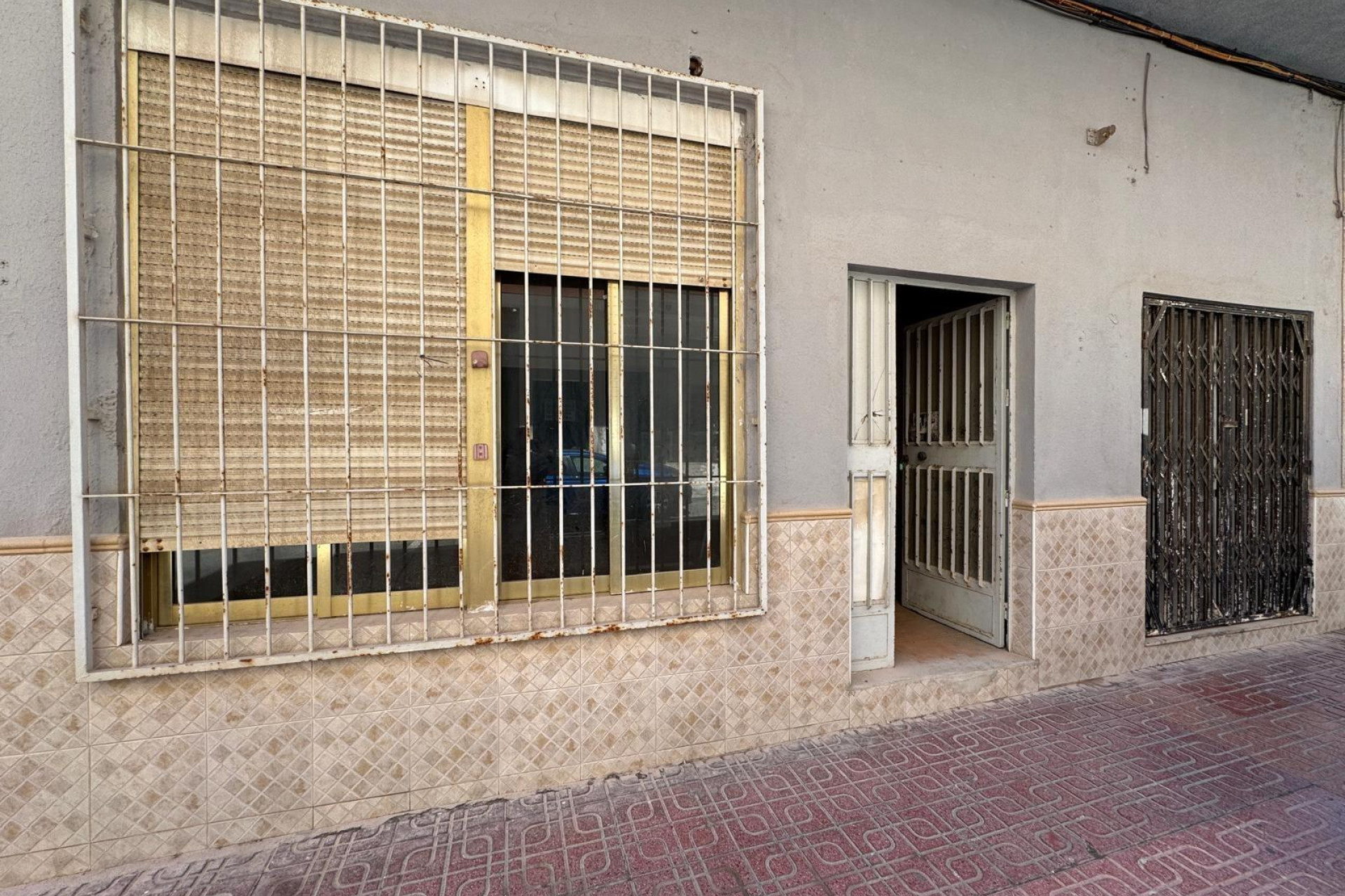 Revente - Commercial Unit - Torrevieja - Centro