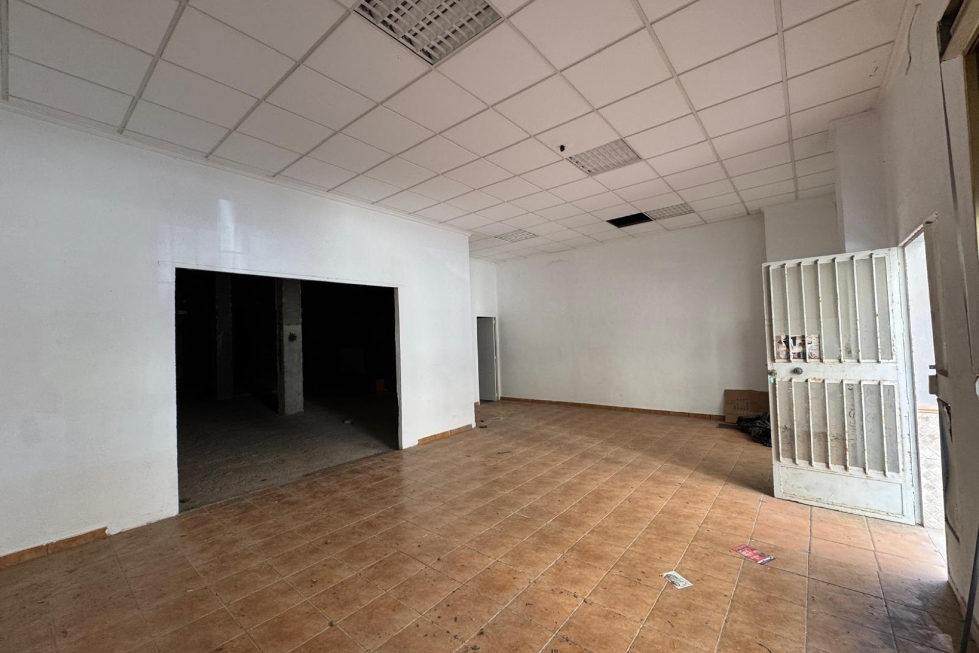 Revente - Commercial Unit - Torrevieja - Centro