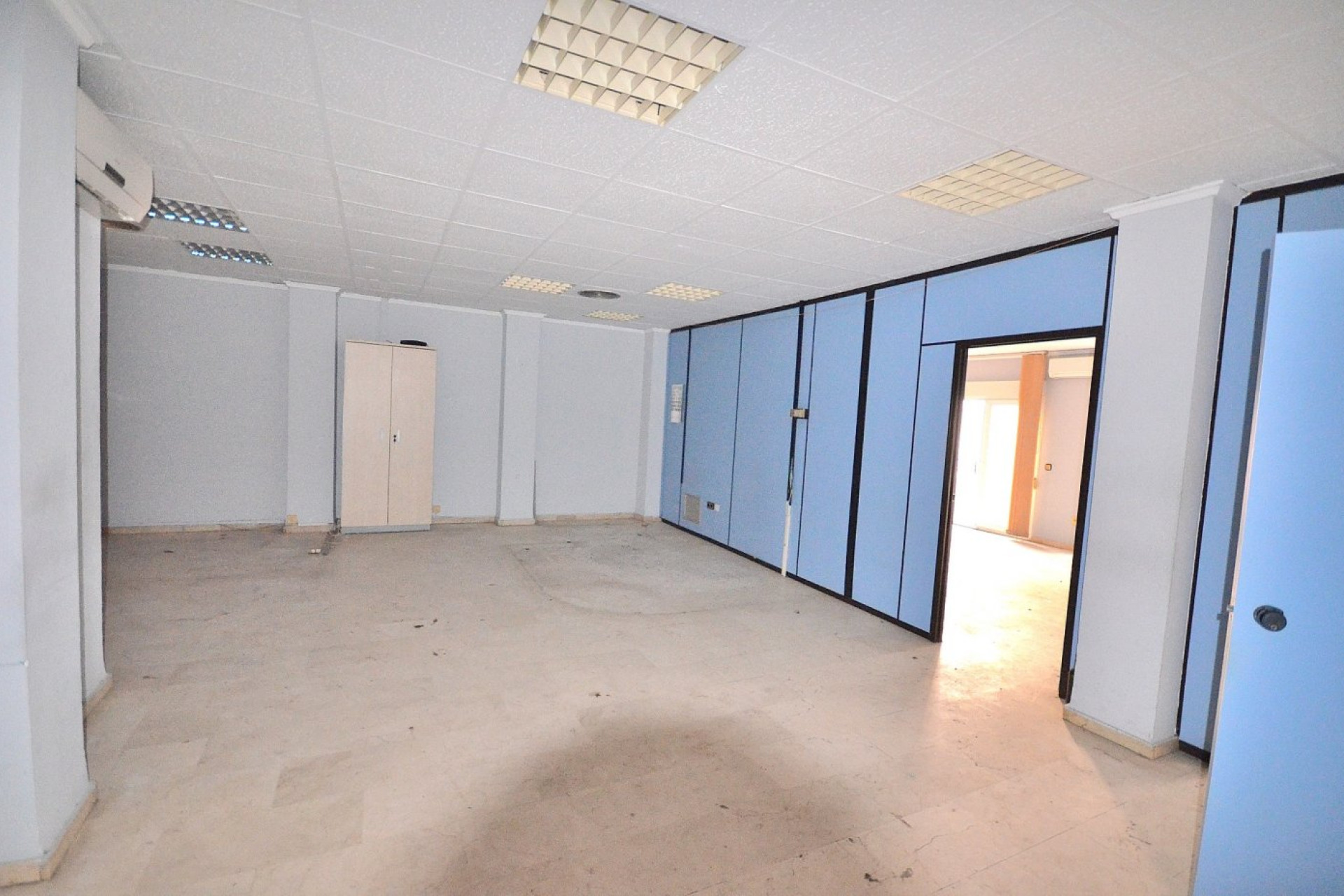 Revente - Commercial Unit - Torrevieja - Centro