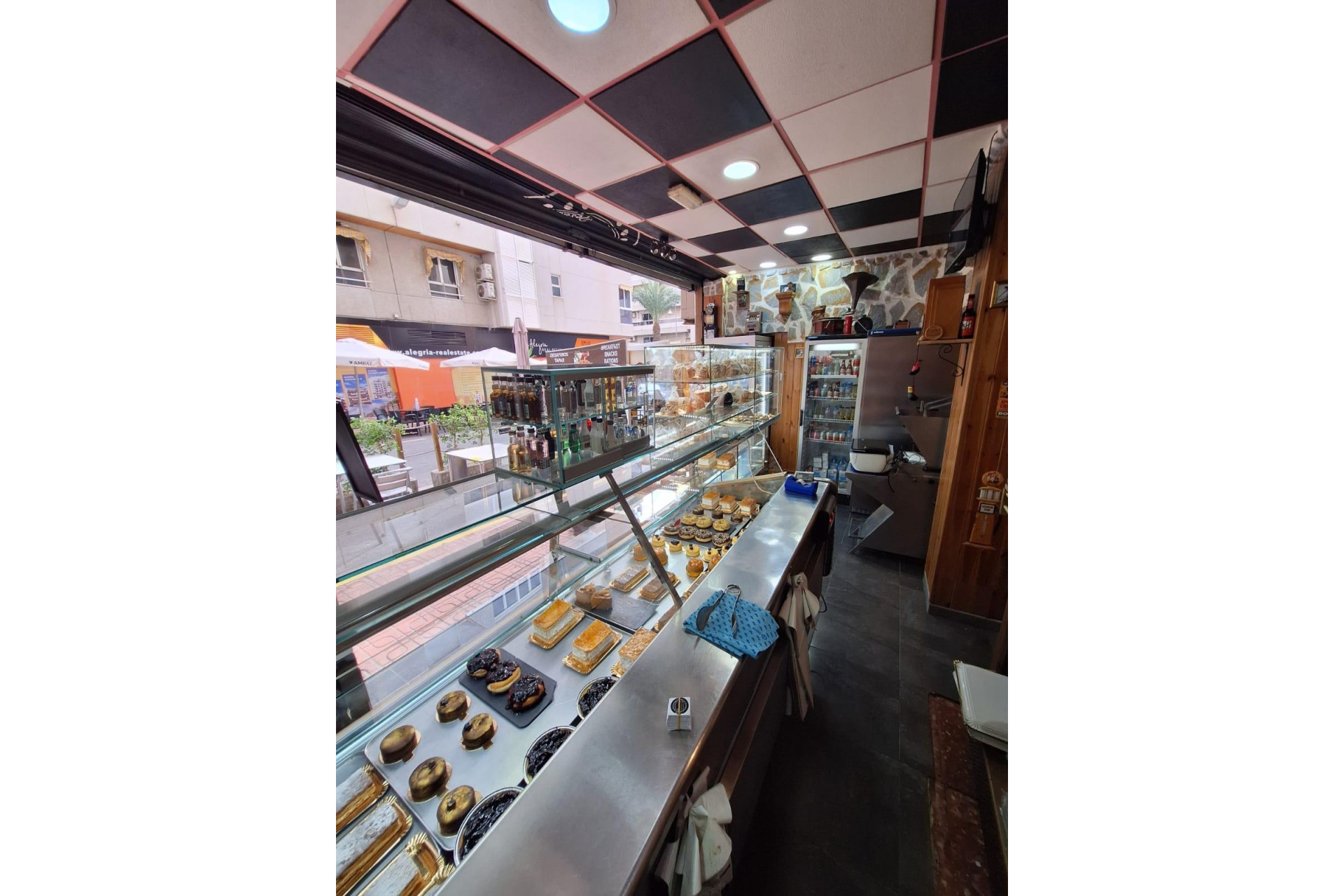 Revente - Commercial Unit - Torrevieja - Centro