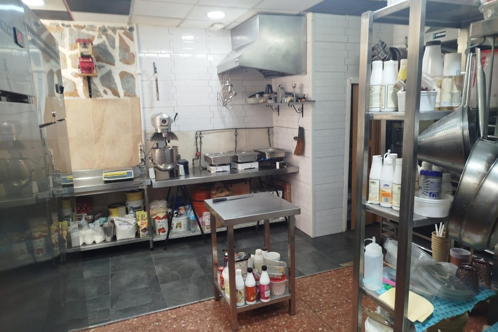 Revente - Commercial Unit - Torrevieja - Centro