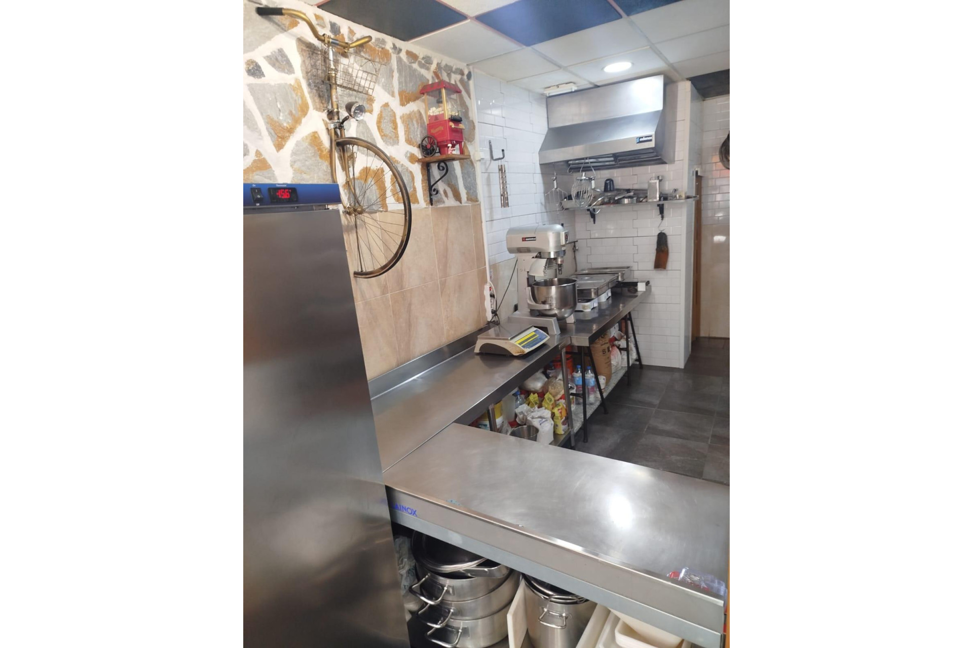 Revente - Commercial Unit - Torrevieja - Centro