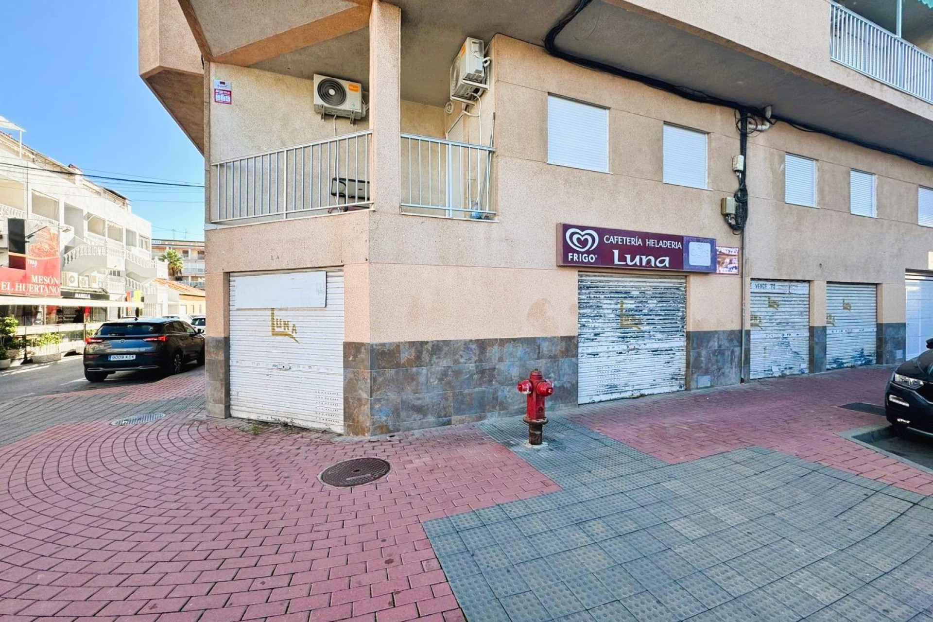 Revente - Commercial Unit - Torrevieja - Playa de los Naufragos