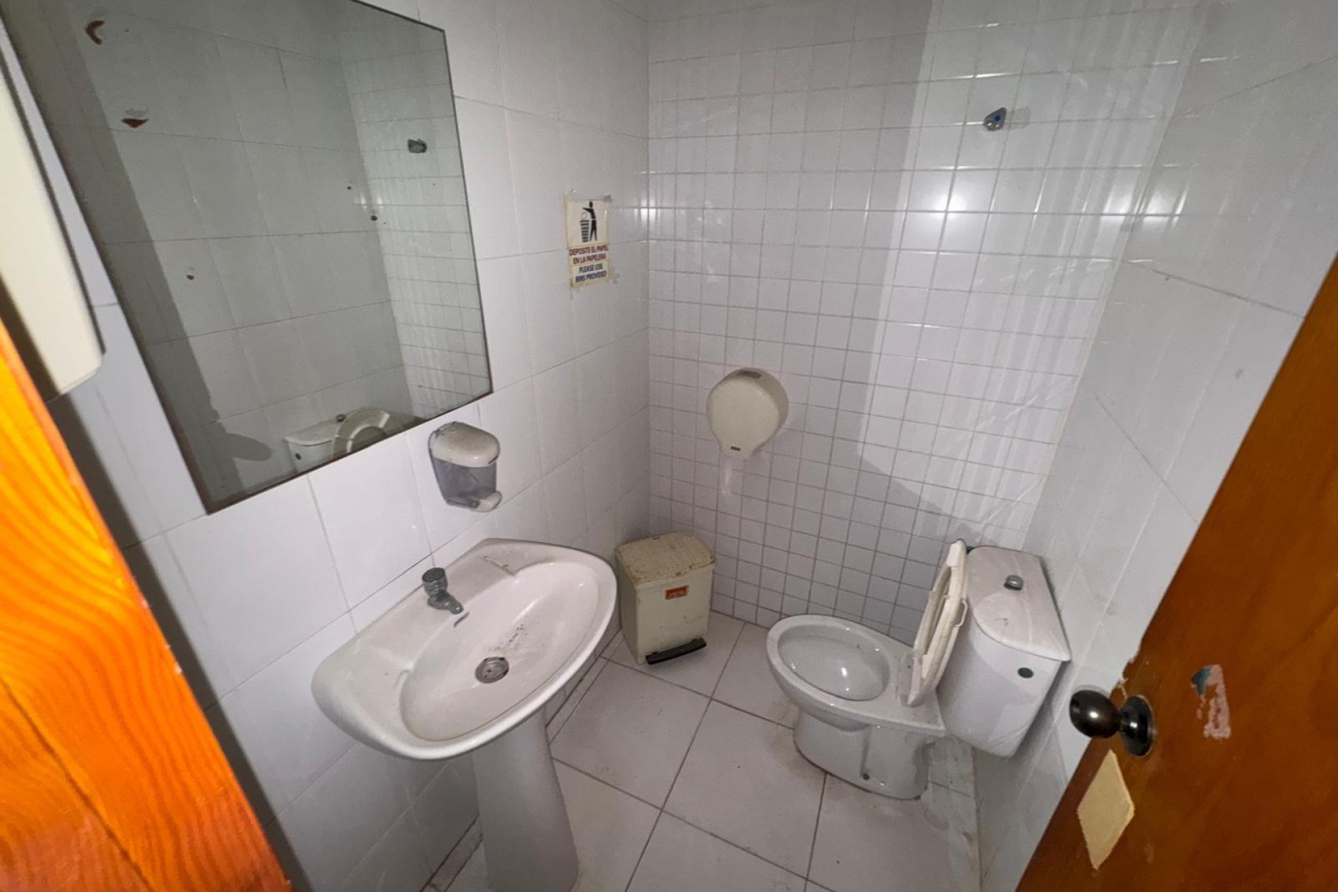 Revente - Commercial Unit - Torrevieja - Playa del Cura