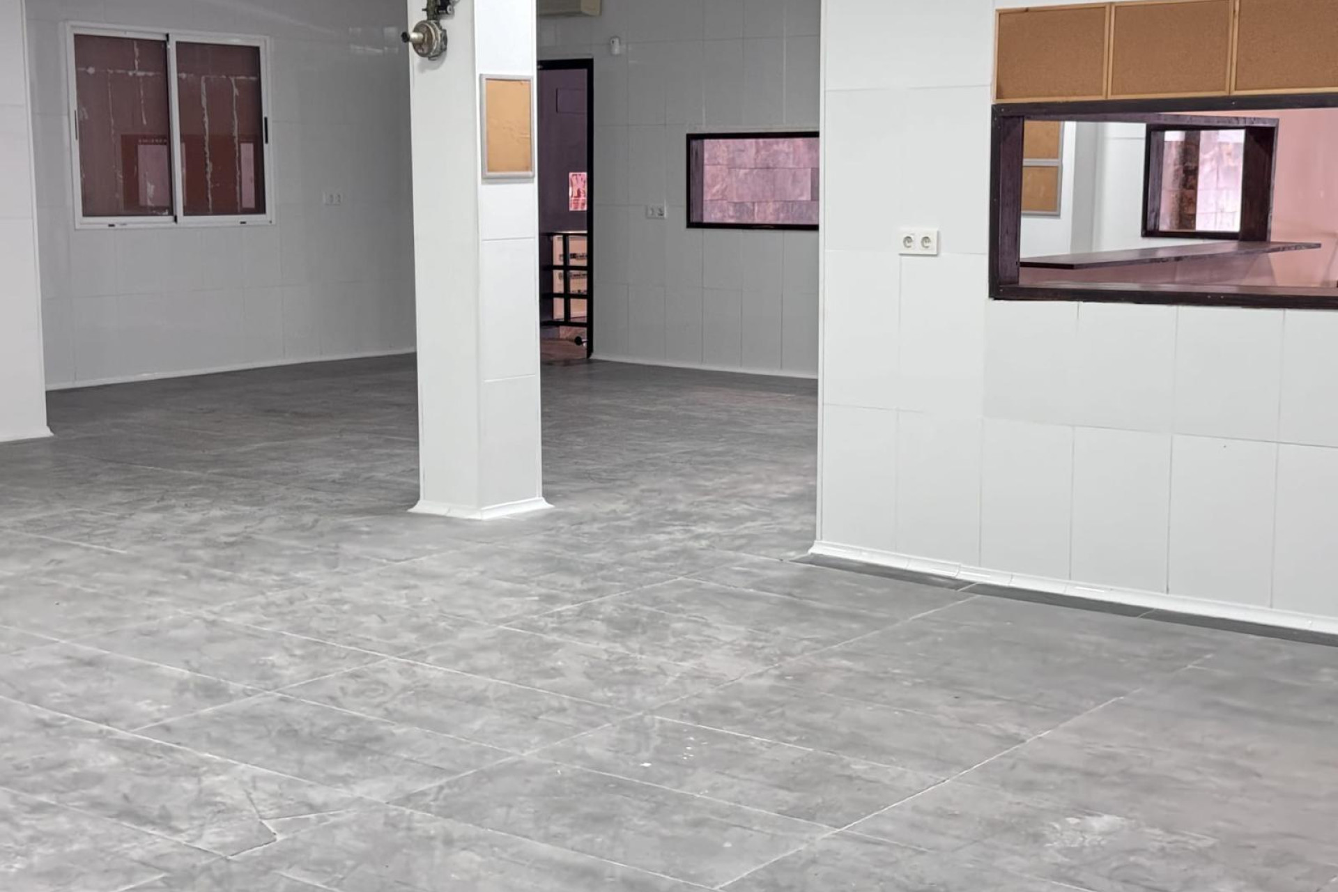 Revente - Commercial Unit - Torrevieja - Playa del Cura