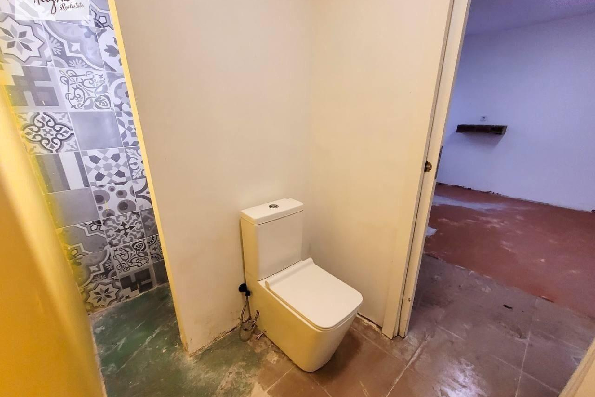 Revente - Commercial Unit - Valencia - Benicalap