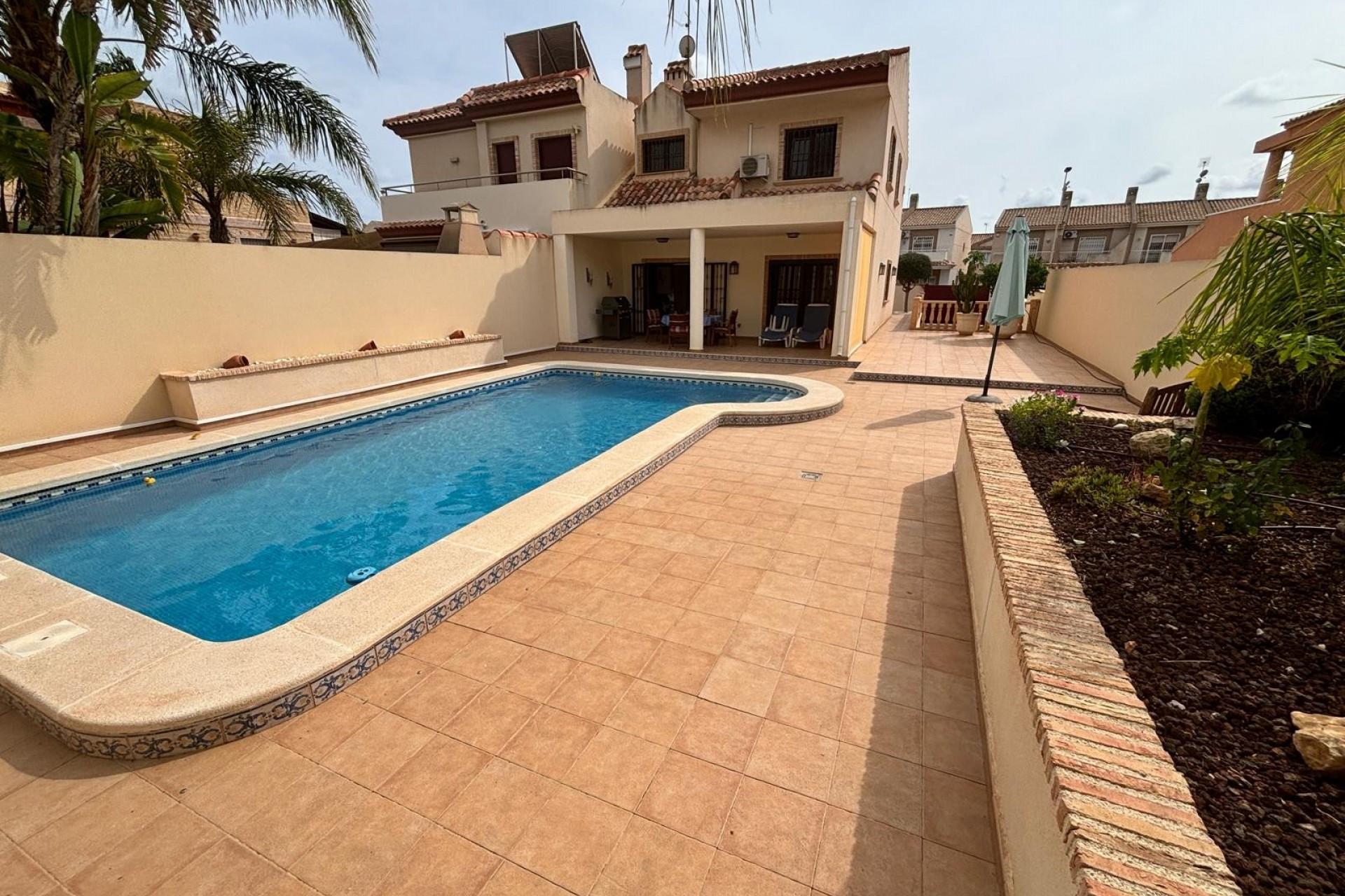 Revente - Detached House / Villa - Torrevieja Centro - Torrevieja