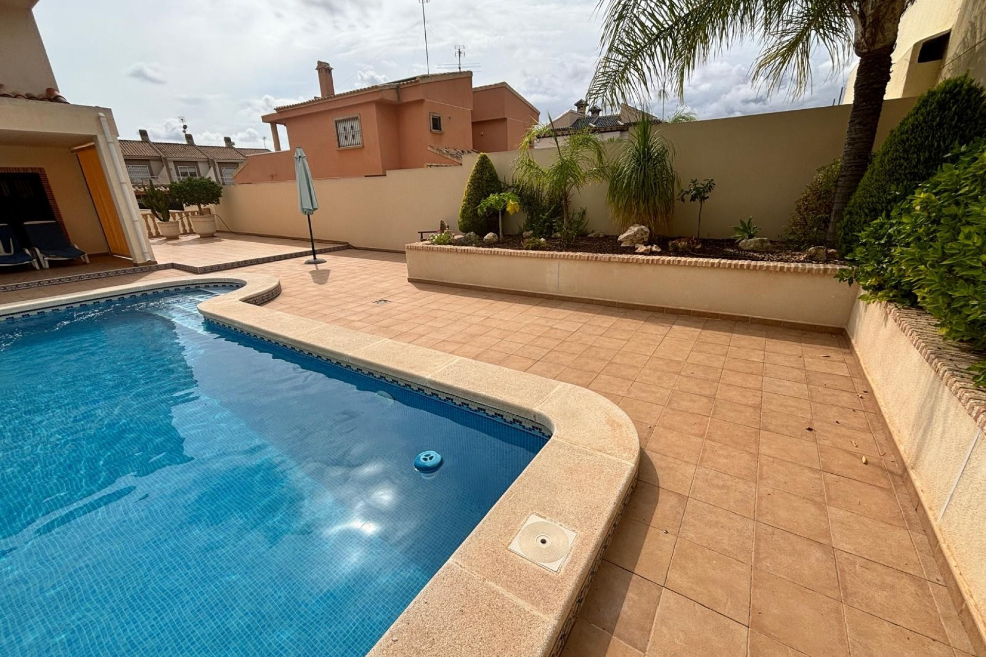 Revente - Detached House / Villa - Torrevieja