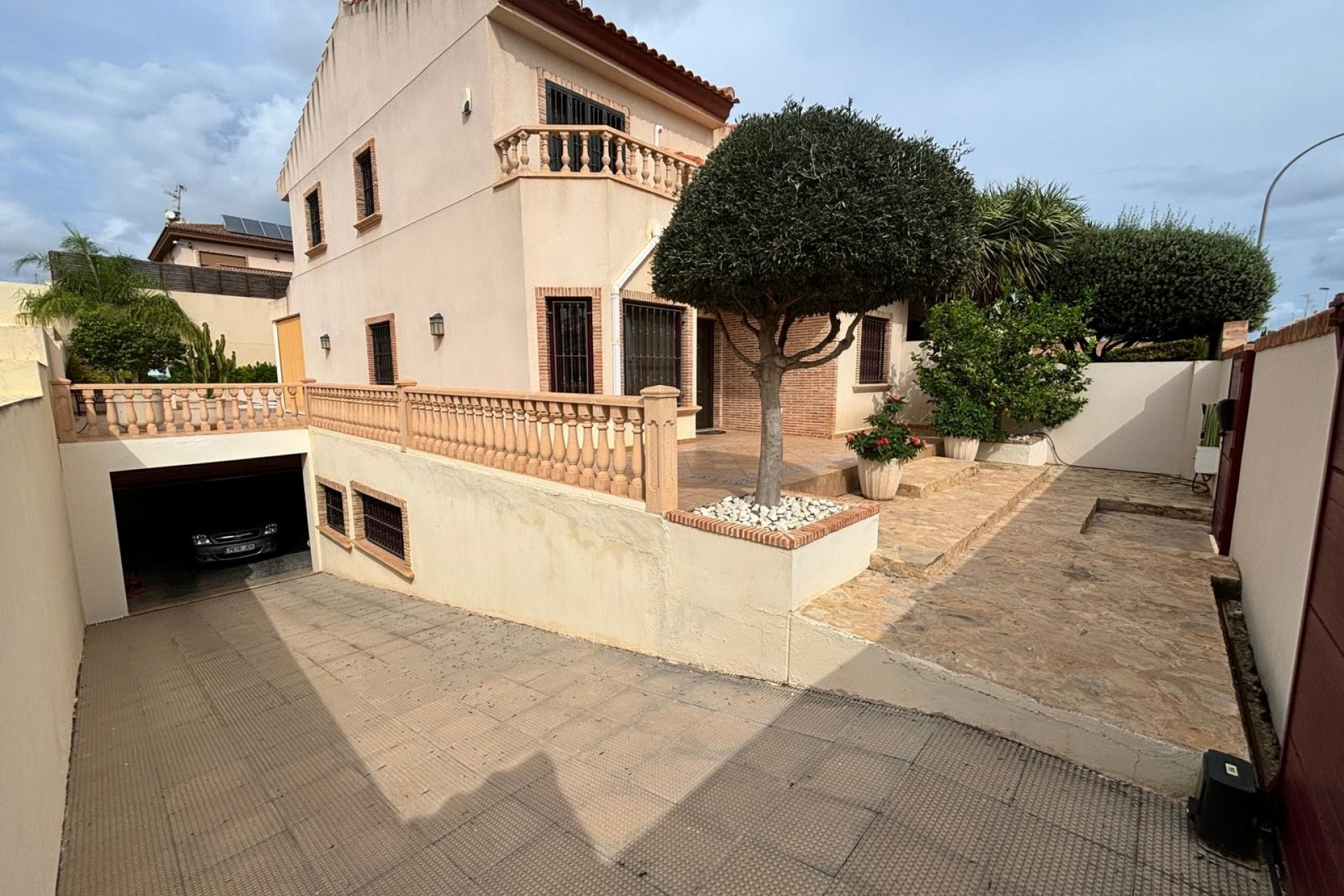 Revente - Detached House / Villa - Torrevieja