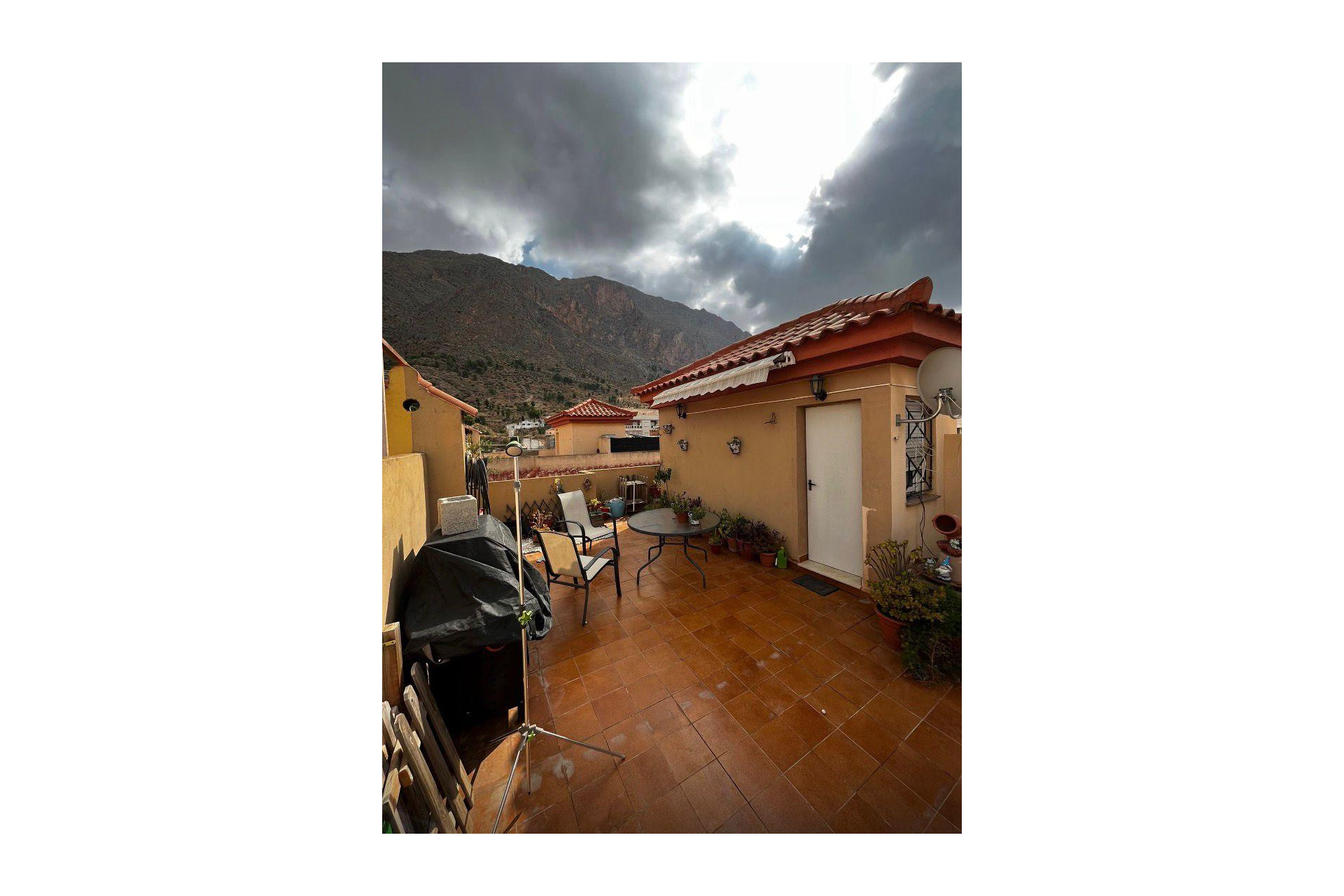 Revente - House - Redován - PUEBLO
