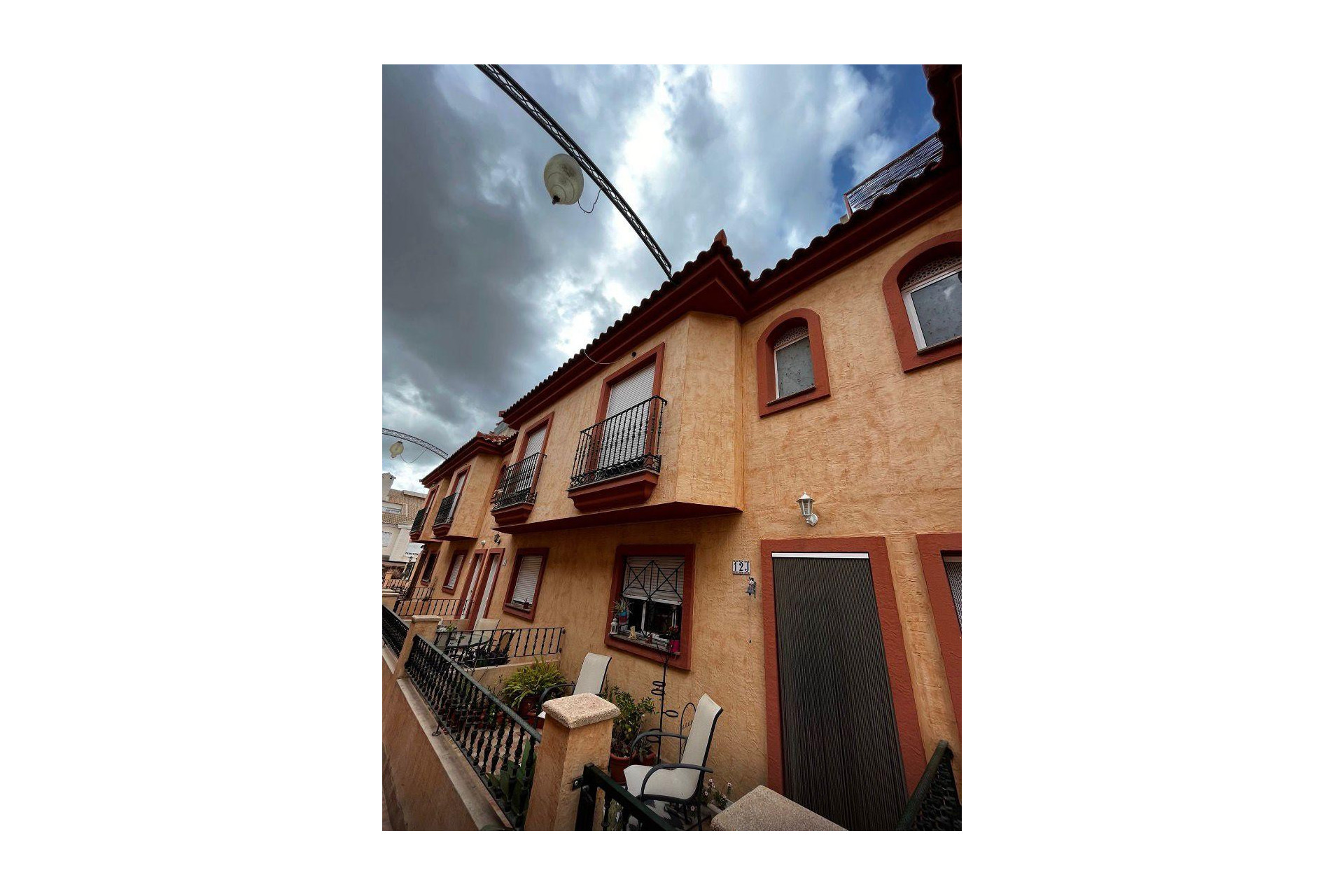 Revente - House - Redován - PUEBLO