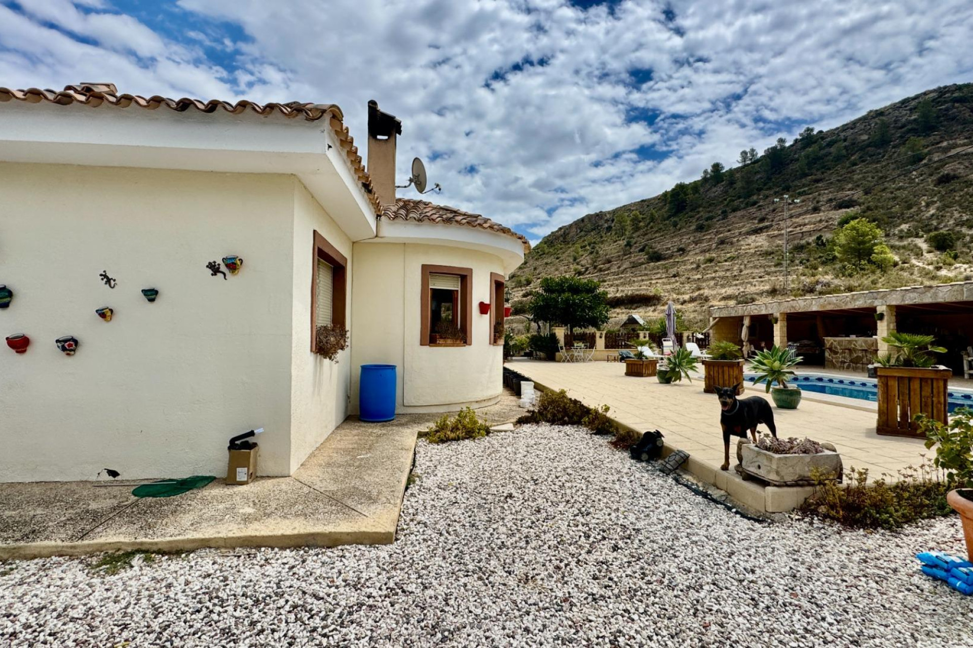 Revente - House - Relleu