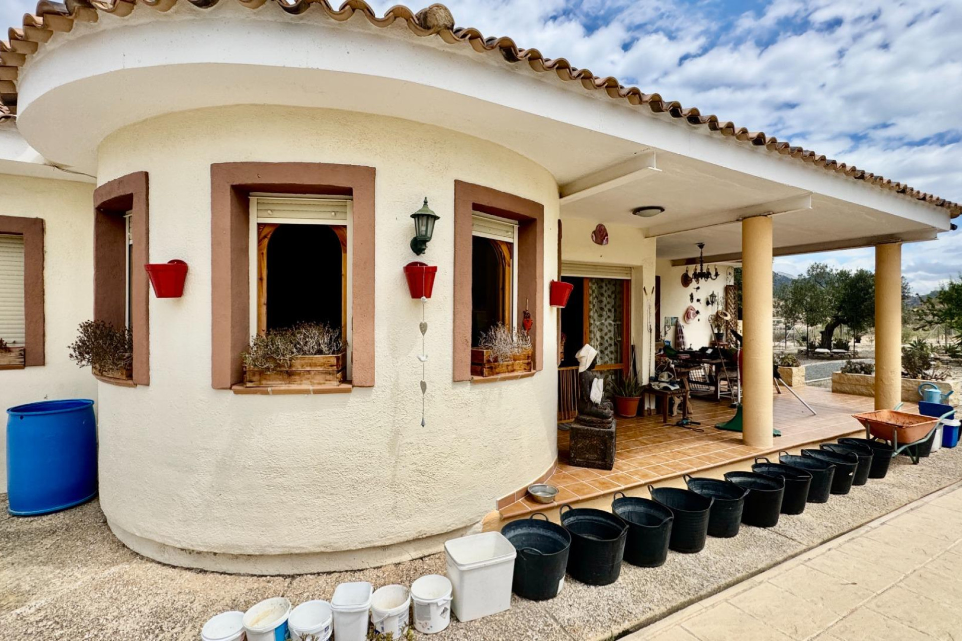 Revente - House - Relleu