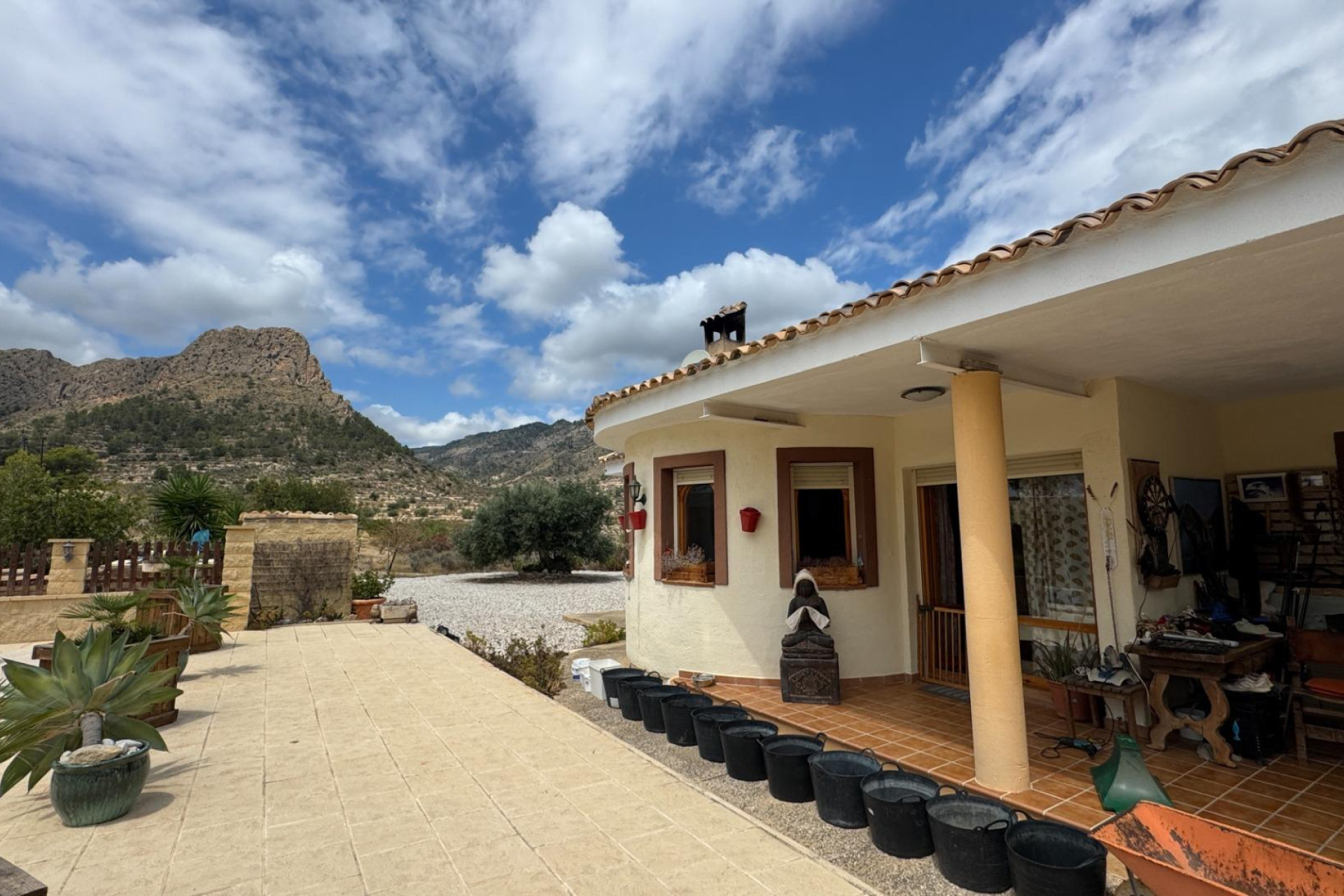 Revente - House - Relleu