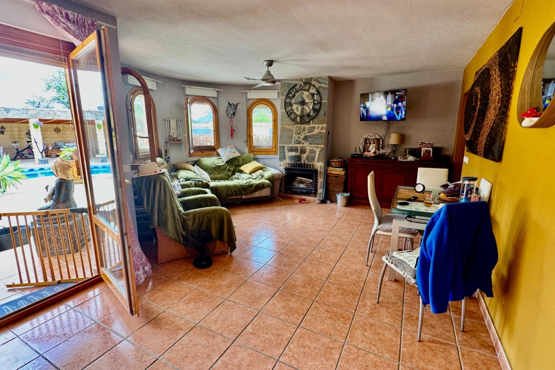 Revente - House - Relleu