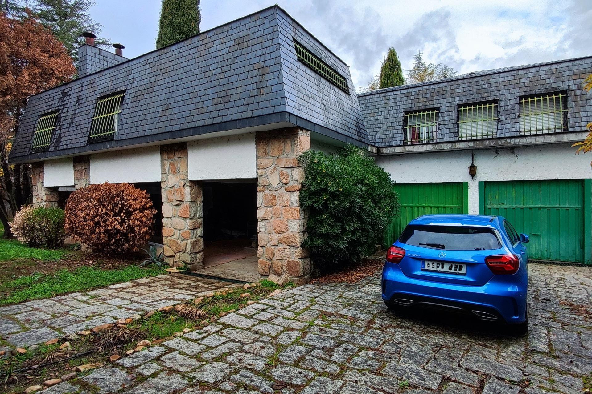 Revente - House - Soto del Real - Jardin del soto