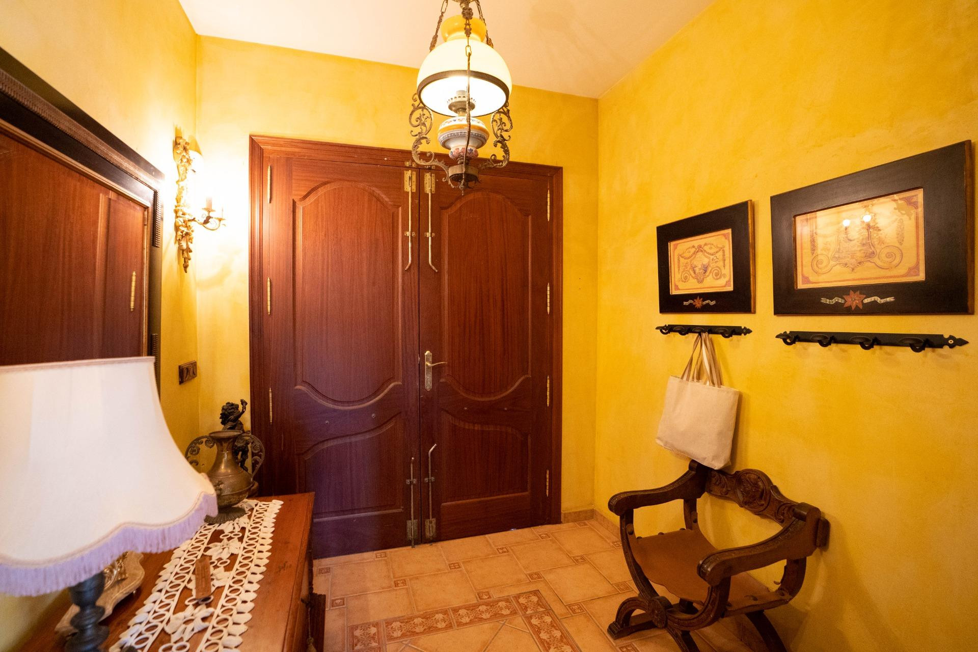 Revente - Inmueble singular - San Miguel de Salinas - CENTRO