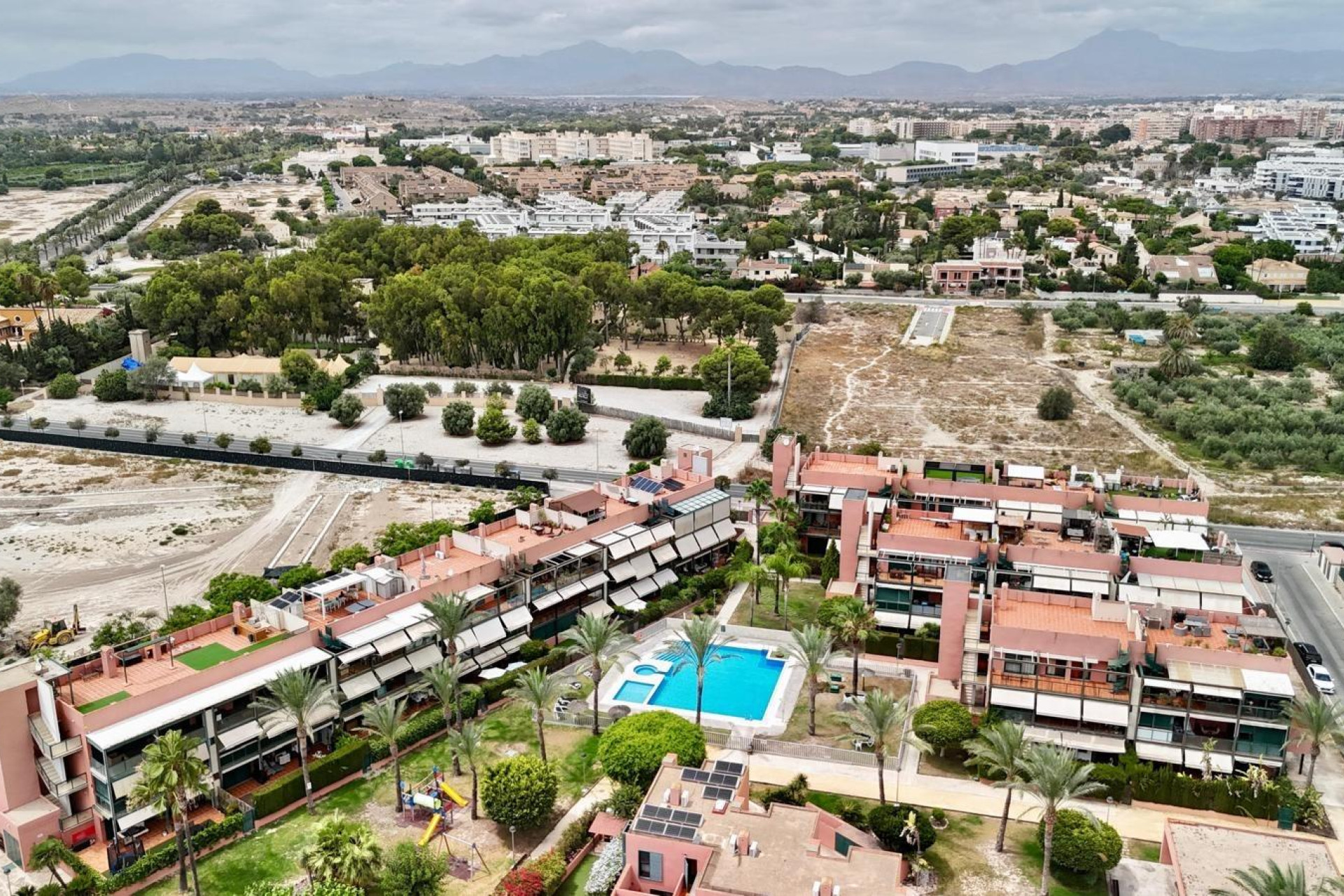 Revente - Maison de ville - Alicante - Alicante Golf