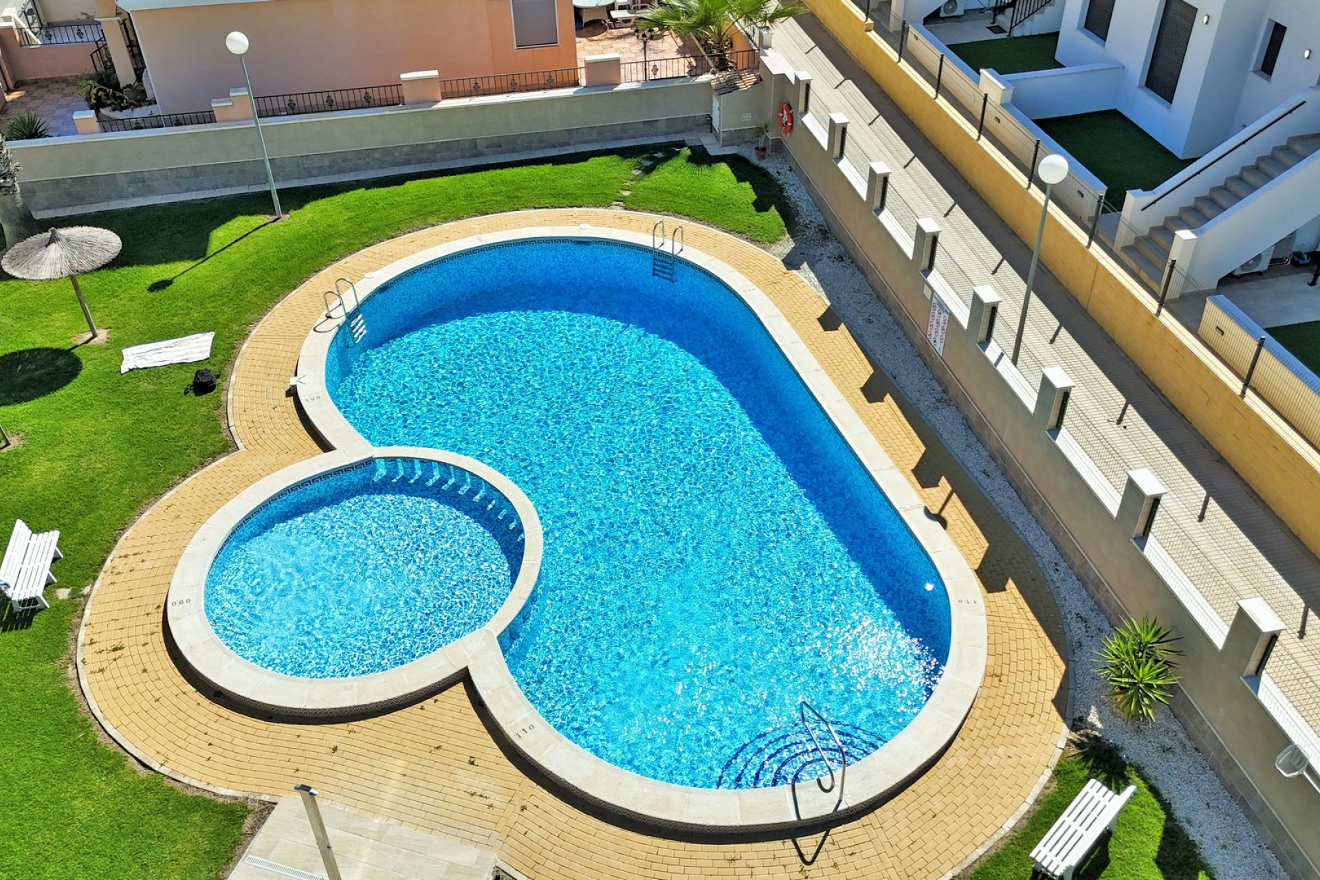 Revente - Maison de ville - Villamartin