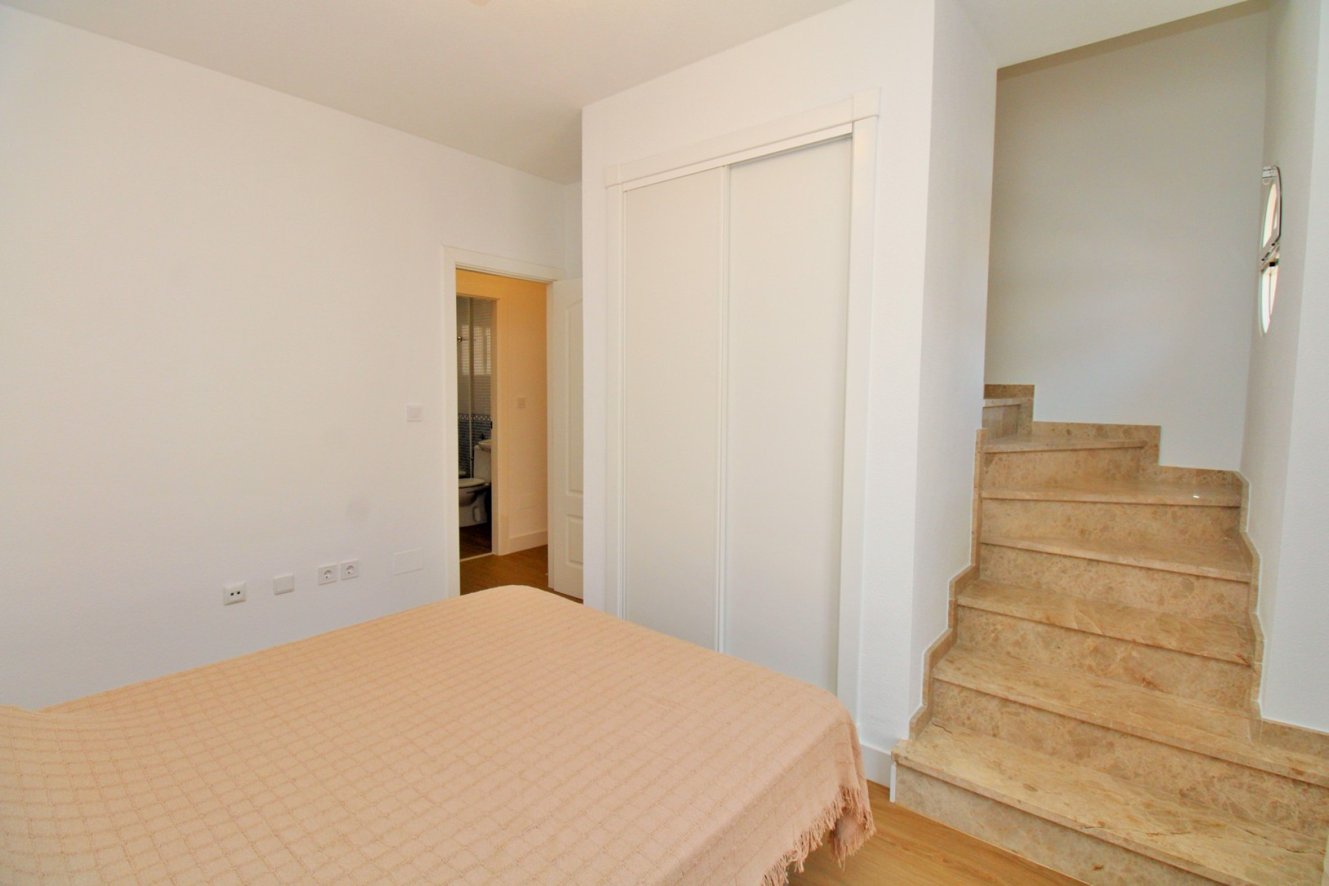 Revente - Maison de ville - Villamartin