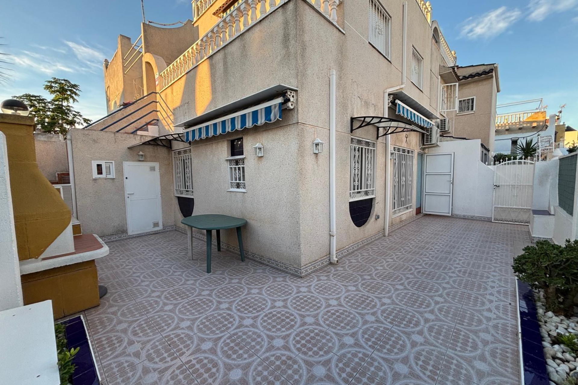 Revente - Pareado - Torrevieja - Carrefour