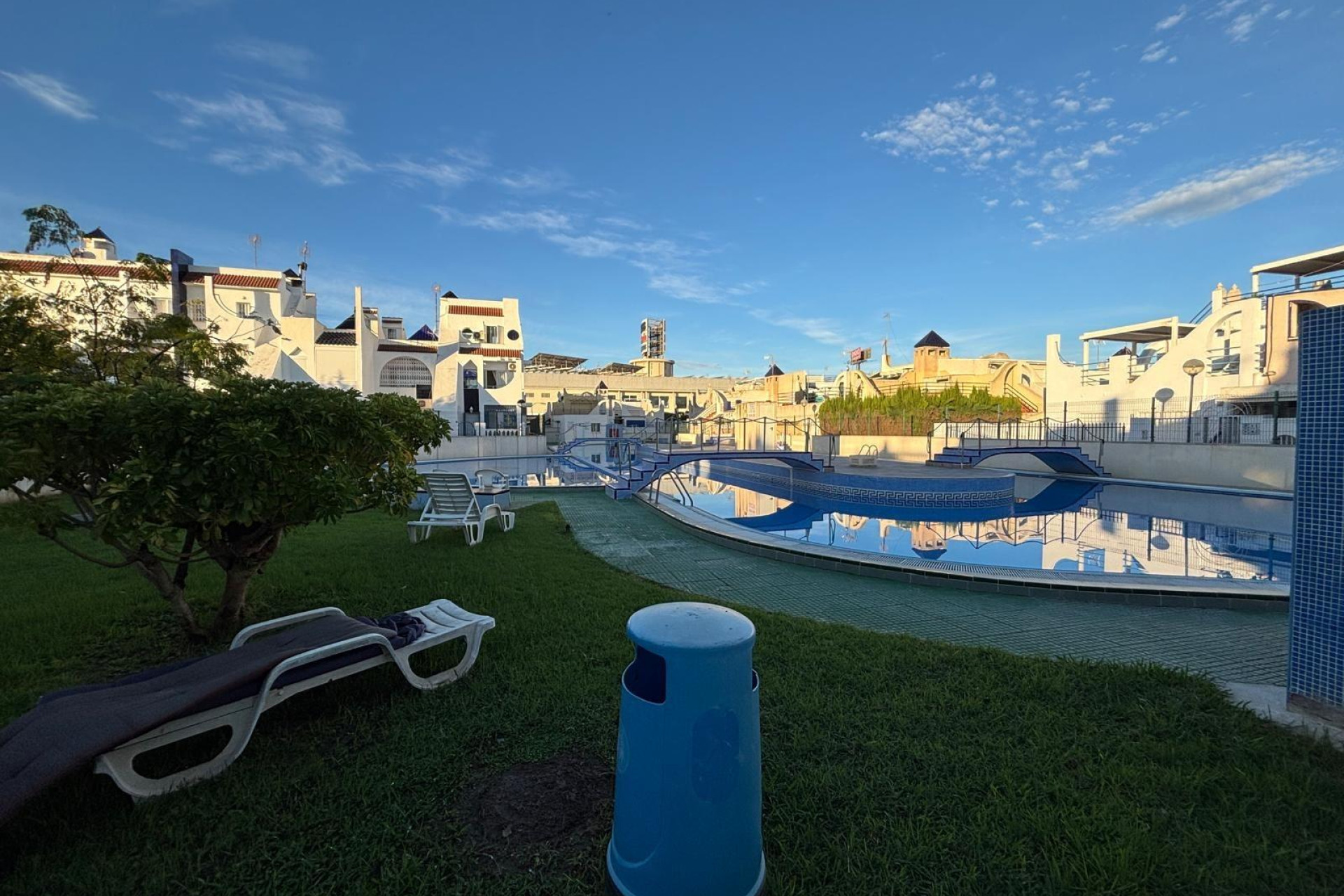 Revente - Pareado - Torrevieja - Carrefour