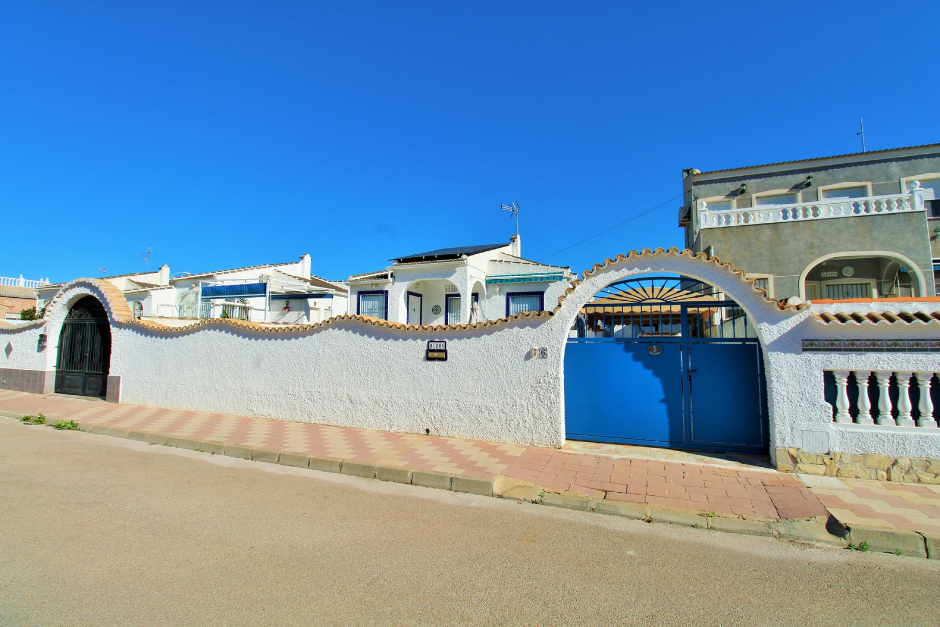 Revente - Villa - Torrevieja - El chaparral