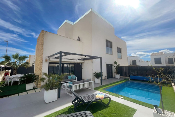 Semi Detached Villa - Resale - Ciudad Quesada - JJVIA-82486