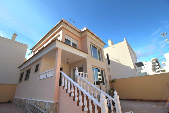 Villa - Herverkoop - Orihuela Costa - B55333