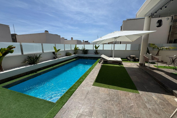 Villa - Herverkoop - Orihuela Costa - Orihuela Costa