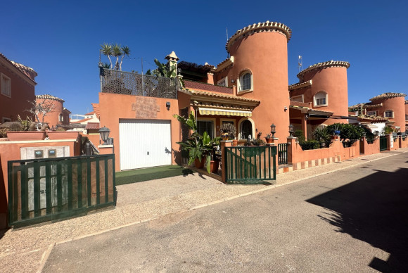 Villa - Herverkoop - Orihuela Costa - Playa Flamenca