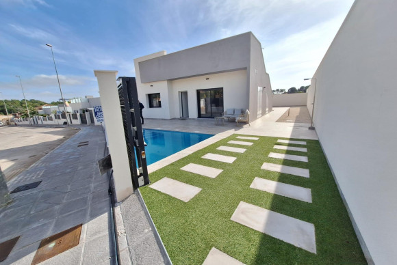 Villa - Herverkoop - Pilar de la Horadada - Pinar de Campoverde