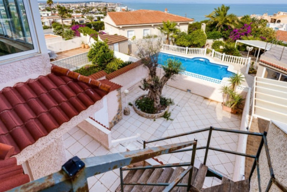 Villa - Herverkoop - Torrevieja - La Mata