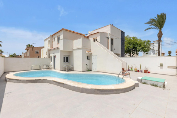 Villa - Herverkoop - Torrevieja - Torreta florida
