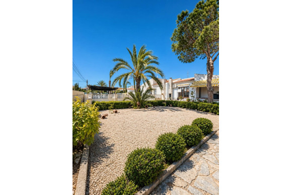 Villa - Resale - Torrevieja - Aguas Nuevas