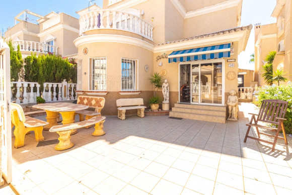 Villa - Resale - Torrevieja - JJPAN-81925