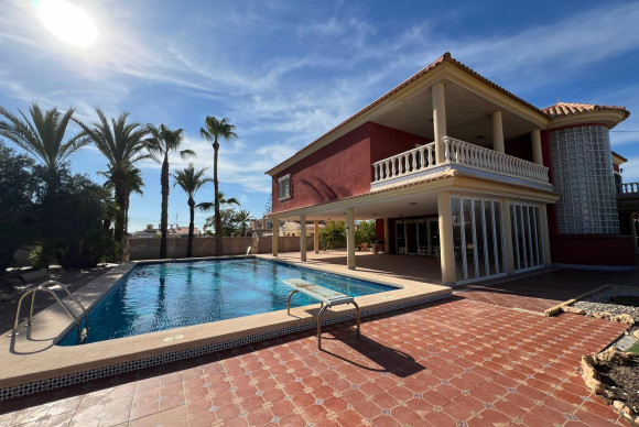 Villa - Resale - Torrevieja - Torreta florida