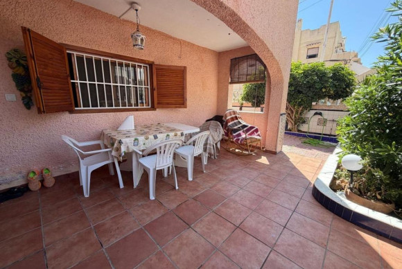 Villa - Resale - Torrevieja - torrevieja