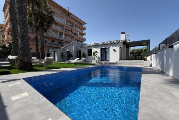 Villa - Resale - Torrevieja - torrevieja