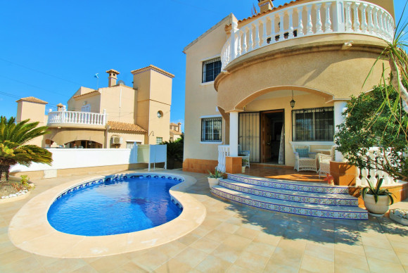 Villa - Resale - Villamartin - Villamartin