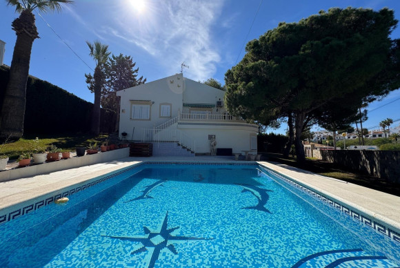 Villa - Reventa - Cabo Roig - MUY CERCA DE LA PLAYA