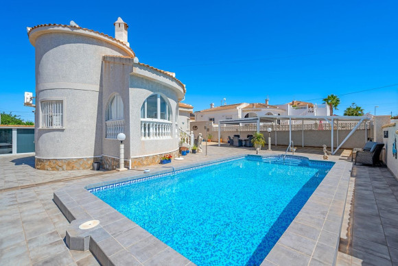 Villa - Reventa - Ciudad Quesada - Central Quesada