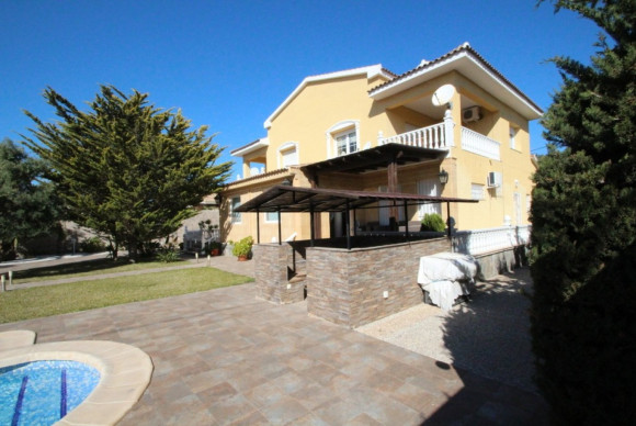 Villa - Reventa - Orihuela Costa - B10033