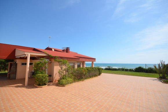 Villa - Revente - Torrevieja - Torre la mata