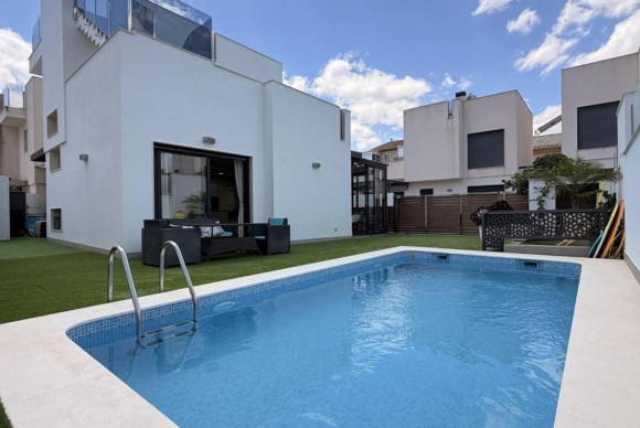 Villa - Revente - Torrevieja - torrevieja
