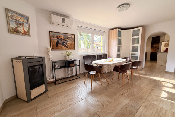 Vrijstaande woning - Herverkoop - Denia - Les Marines - Las Marinas